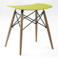 chaise de loisirs de tabouret en plastique de jambe en bois